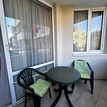 Sunny Apartment *